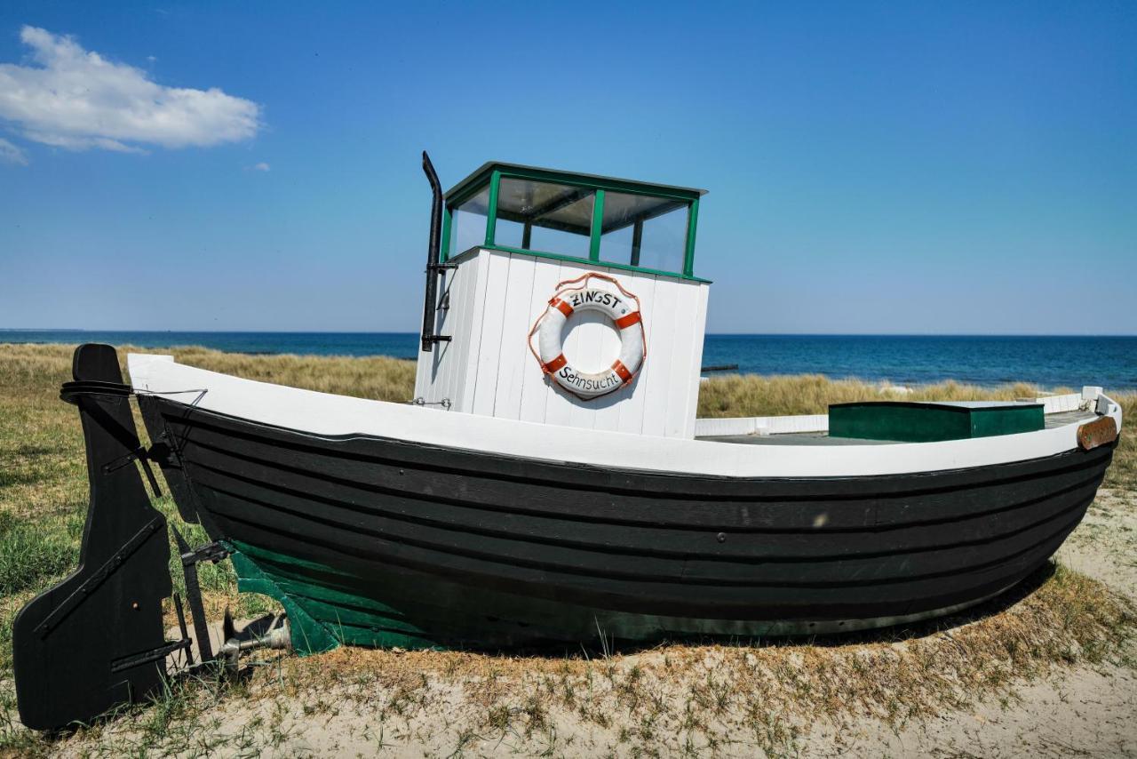 Ferienwohnungen Meerfarbig Zingst - Haustierfrei -Terrasse Mit Strandkorb Oder Balkon - E-Ladesaeule - Parkplatz - Wlan - Fahrradschuppen - Waschtrockner - Ruhig Und Zentral - Nichtraucher Dış mekan fotoğraf