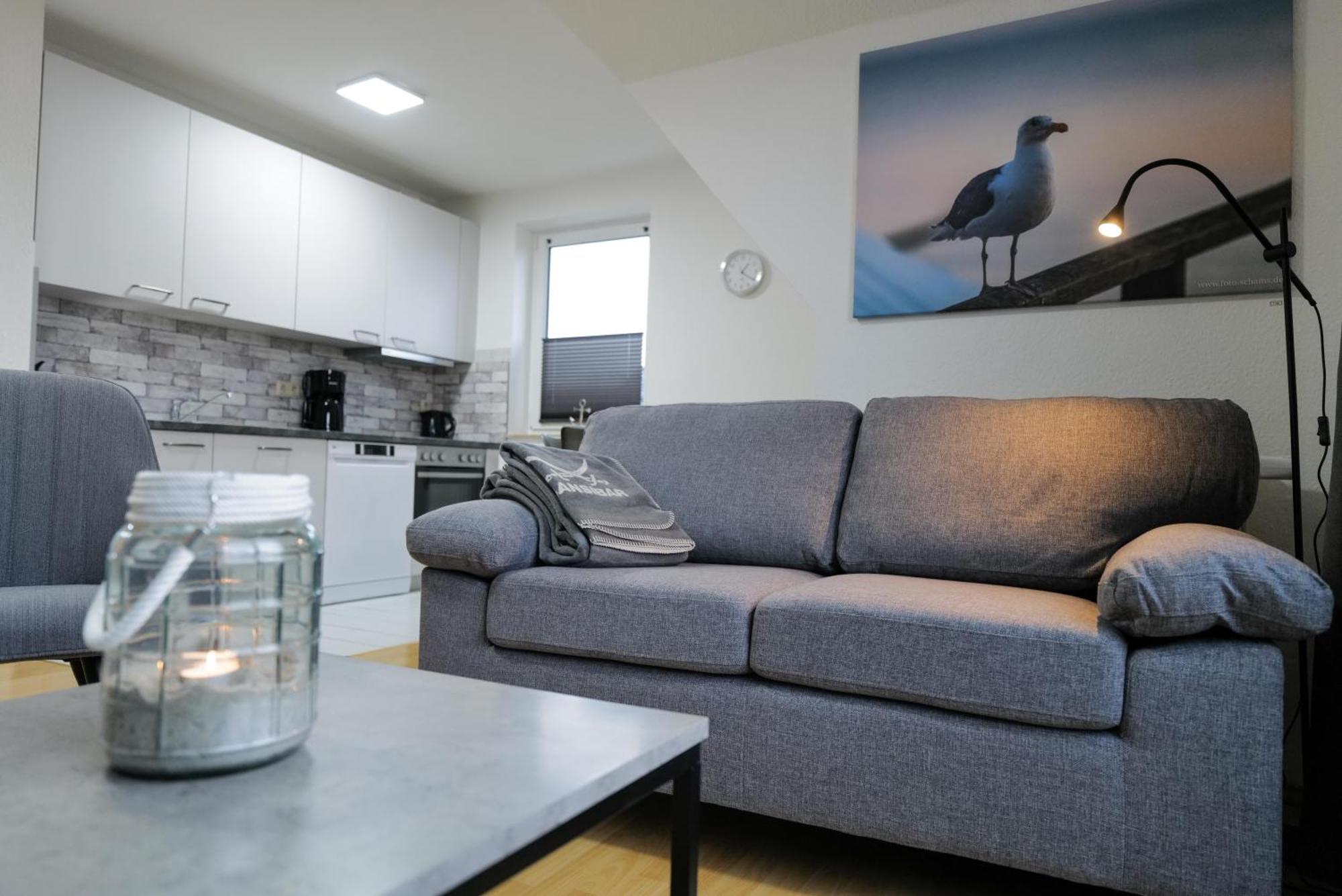 Ferienwohnungen Meerfarbig Zingst - Haustierfrei -Terrasse Mit Strandkorb Oder Balkon - E-Ladesaeule - Parkplatz - Wlan - Fahrradschuppen - Waschtrockner - Ruhig Und Zentral - Nichtraucher Dış mekan fotoğraf