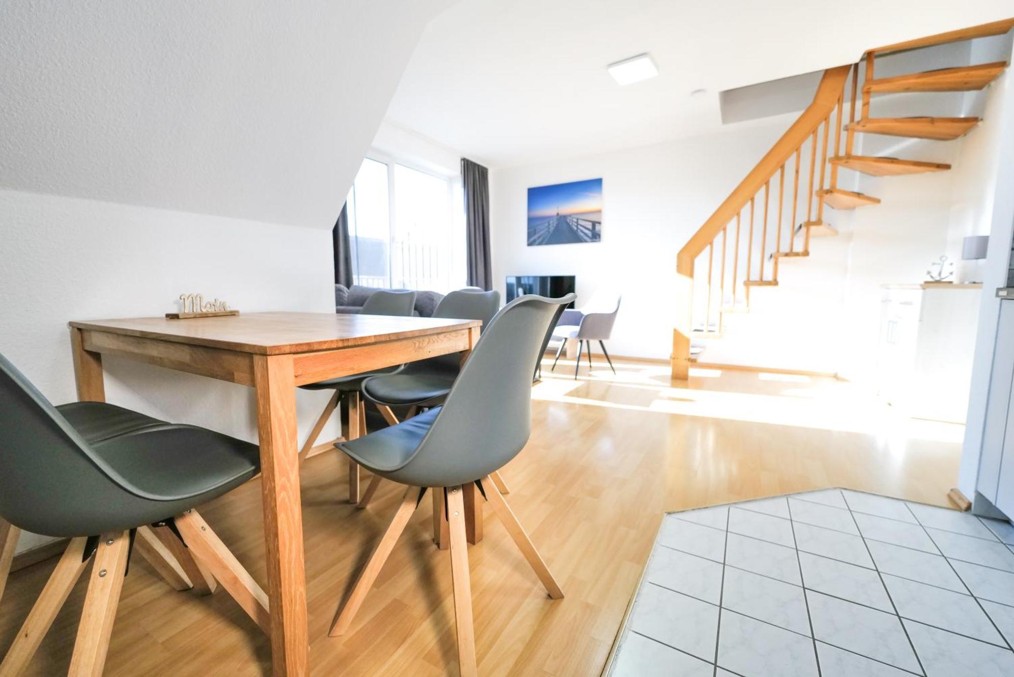 Ferienwohnungen Meerfarbig Zingst - Haustierfrei -Terrasse Mit Strandkorb Oder Balkon - E-Ladesaeule - Parkplatz - Wlan - Fahrradschuppen - Waschtrockner - Ruhig Und Zentral - Nichtraucher Dış mekan fotoğraf