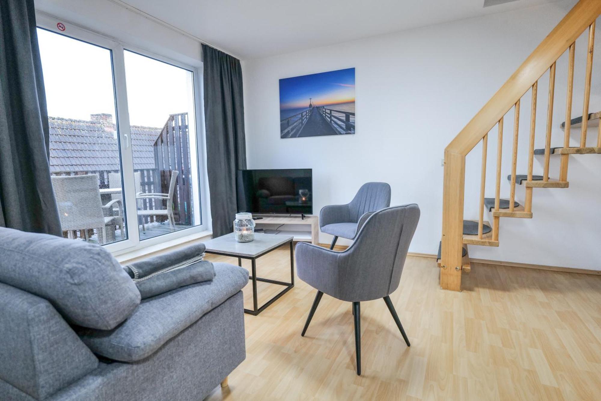 Ferienwohnungen Meerfarbig Zingst - Haustierfrei -Terrasse Mit Strandkorb Oder Balkon - E-Ladesaeule - Parkplatz - Wlan - Fahrradschuppen - Waschtrockner - Ruhig Und Zentral - Nichtraucher Dış mekan fotoğraf
